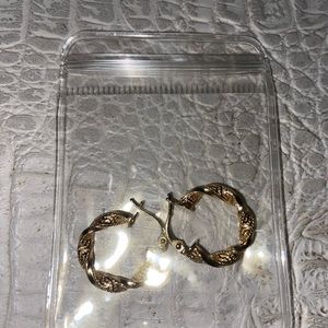 18k Saudi Gold Hoop Earings (Pawnable?